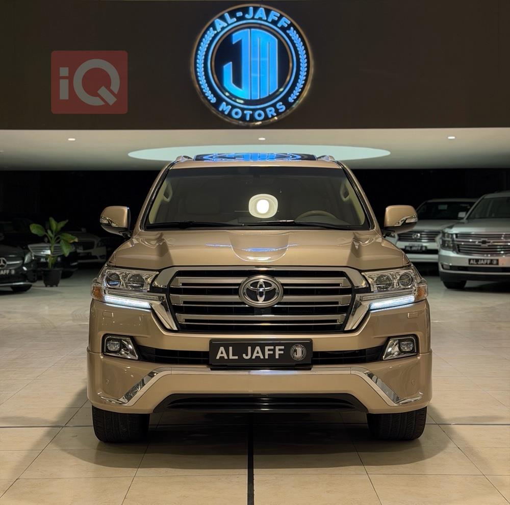 تۆیۆتا لاند کروزەر